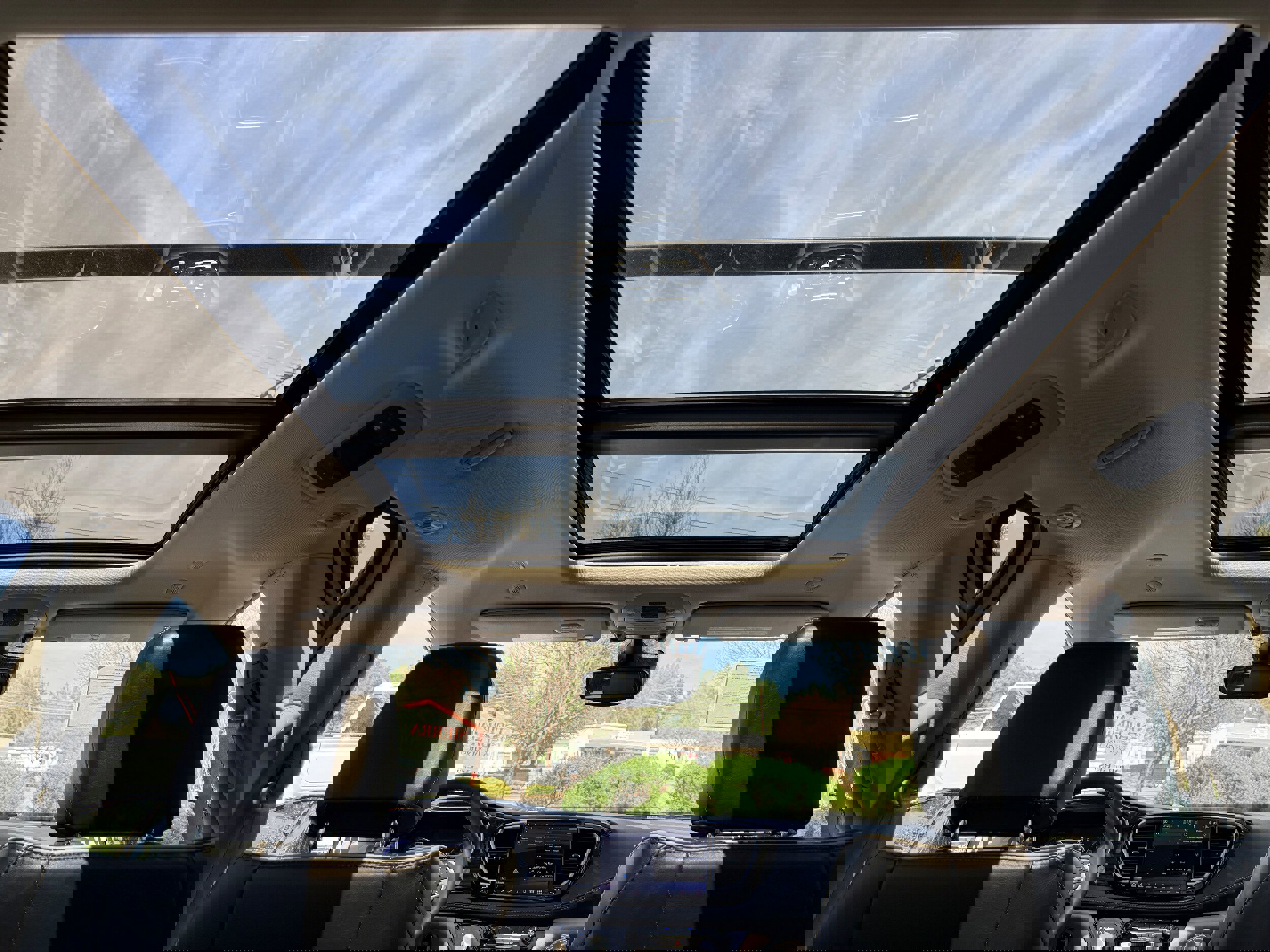 Used 2023 Chrysler Pacifica Limited image 20