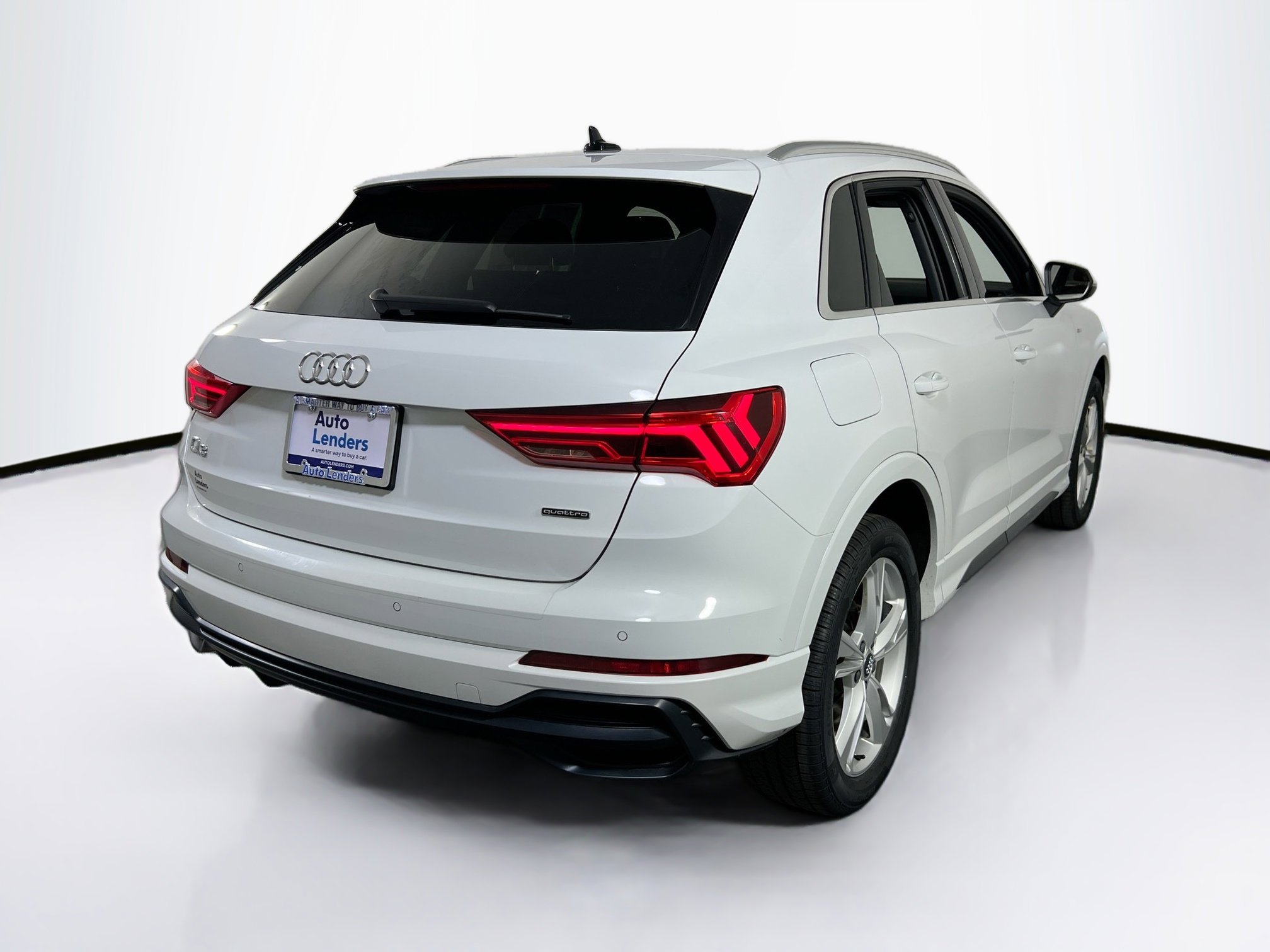 Used 2020 Audi Q3 2.0T Premium w/ Convenience Package AWD/4WD image 5