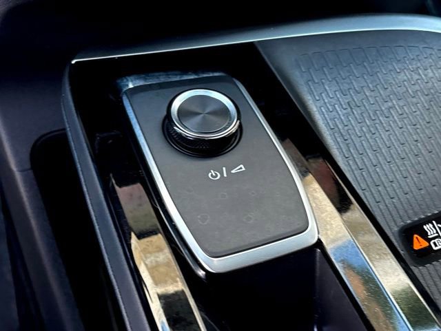 Certified 2025 Buick Enclave Preferred FWD image 16