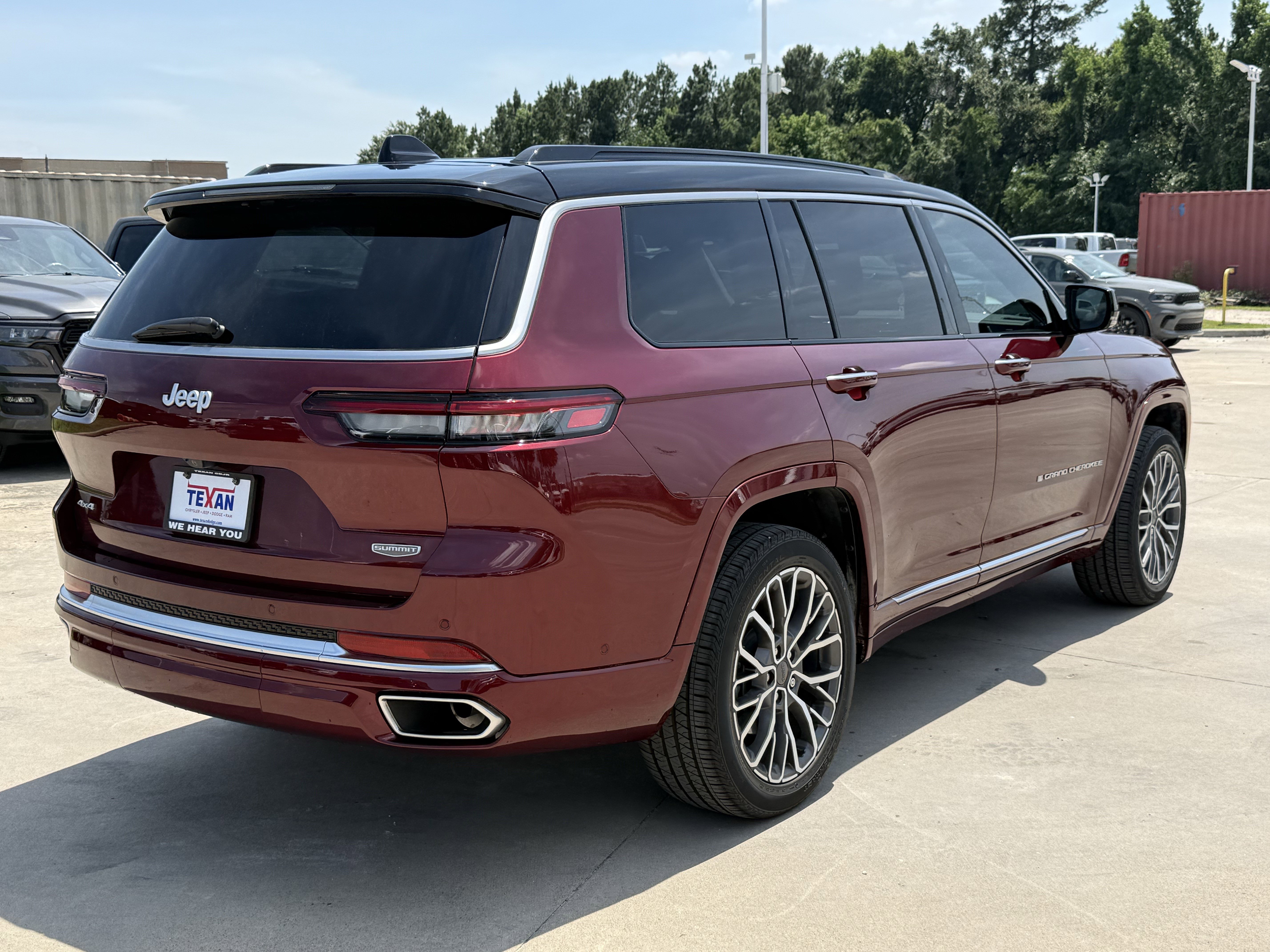 Used 2025 Jeep Grand Cherokee L Summit AWD/4WD image 5