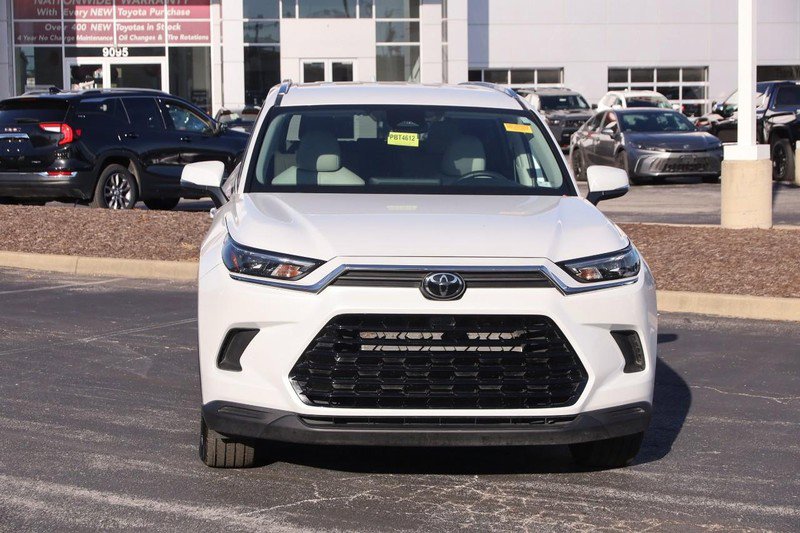 Used 2025 Toyota Grand Highlander AWD image 4