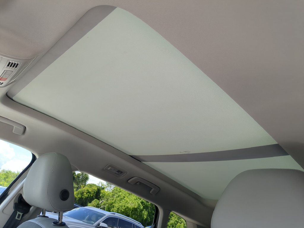 Certified 2022 Volkswagen Taos SE FWD image 21
