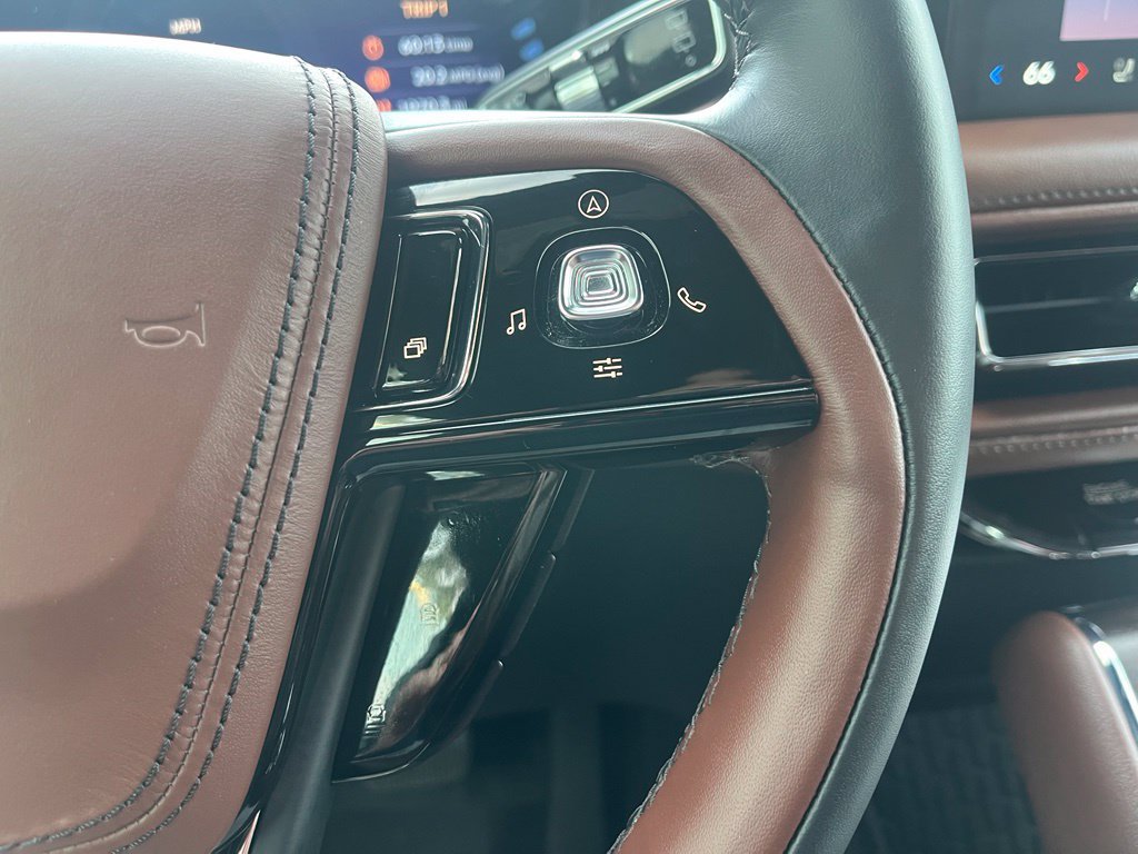 Used 2025 Lincoln Aviator Reserve w/ Equipment Group 201A AWD/4WD image 30