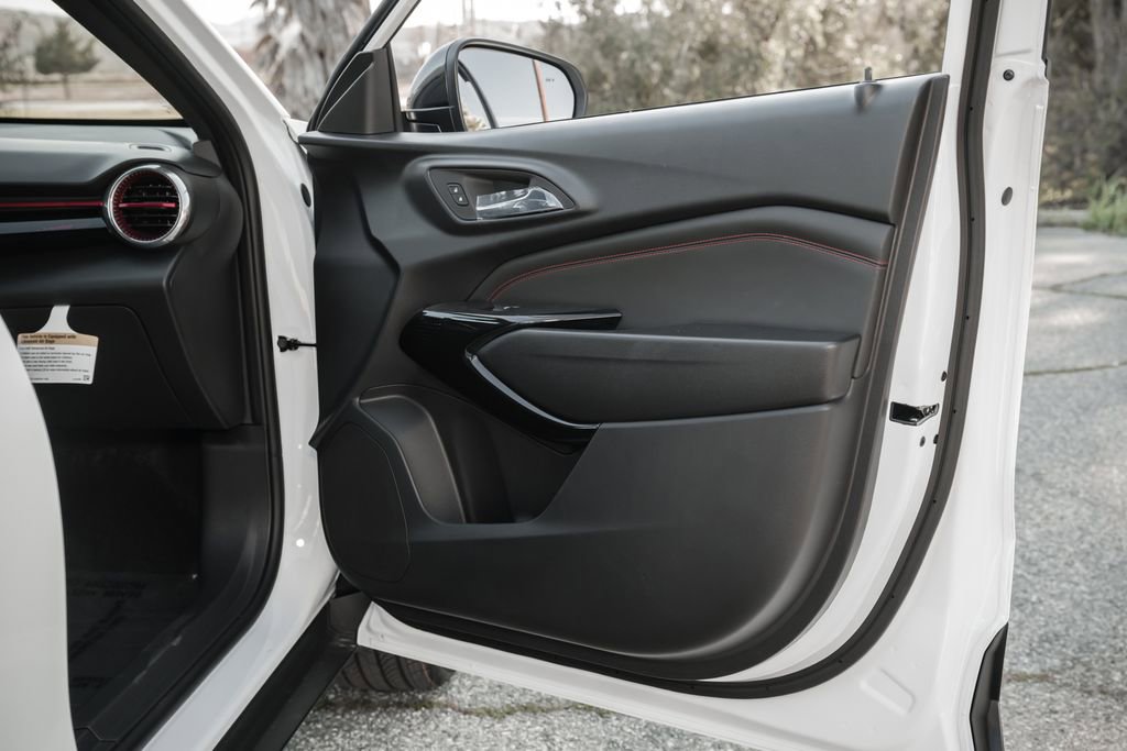 New 2026 Chevrolet Trax RS w/ Driver Confidence Package FWD image 37