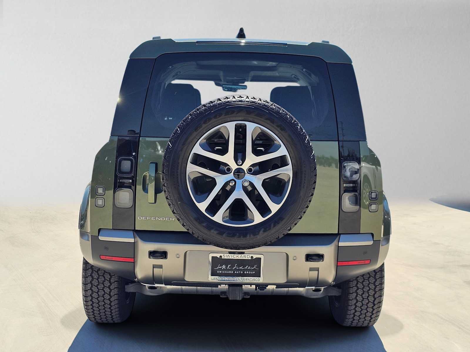New 2026 Land Rover Defender 110 S AWD/4WD image 4