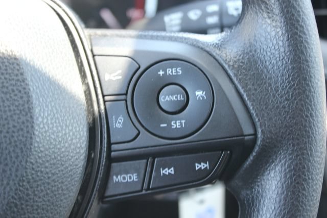 Used 2024 Toyota RAV4 LE AWD/4WD image 15