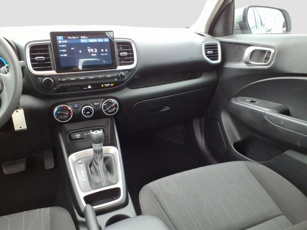 Used 2025 Hyundai Venue SE FWD image 9