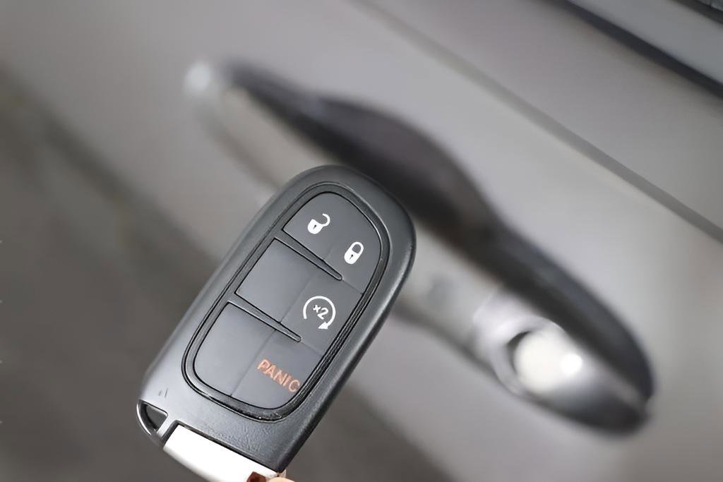 Used 2021 Jeep Cherokee Latitude Plus FWD image 13