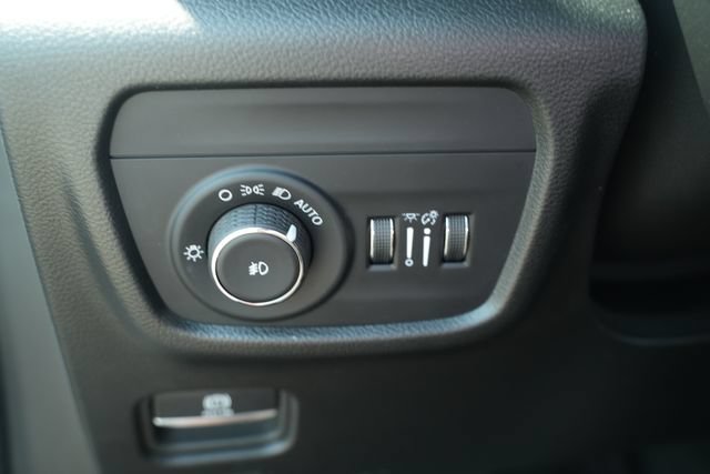 Used 2024 Jeep Grand Cherokee L Limited w/ Luxury Tech Group II RWD image 37