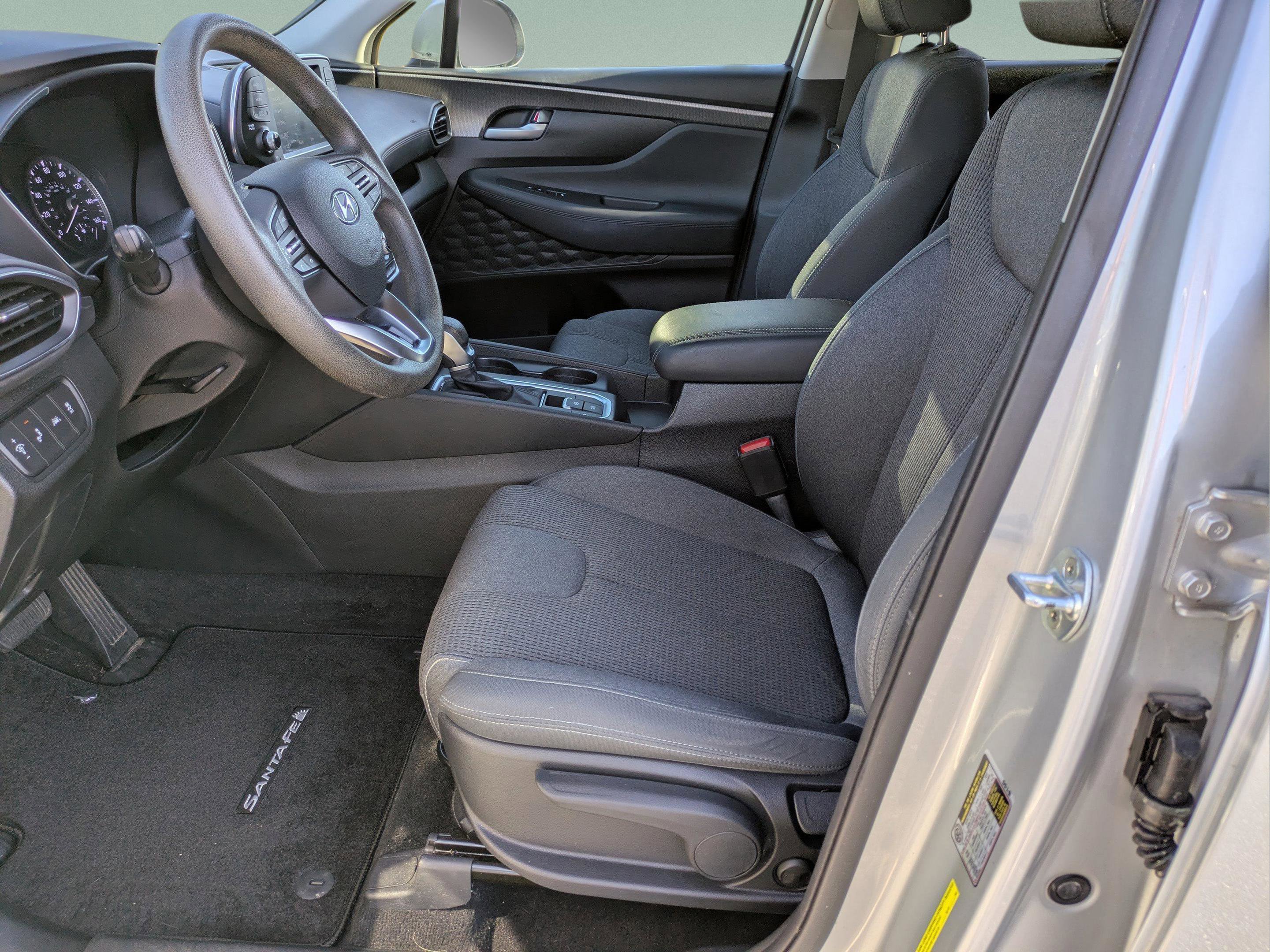 Used 2019 Hyundai Santa Fe SE image 17