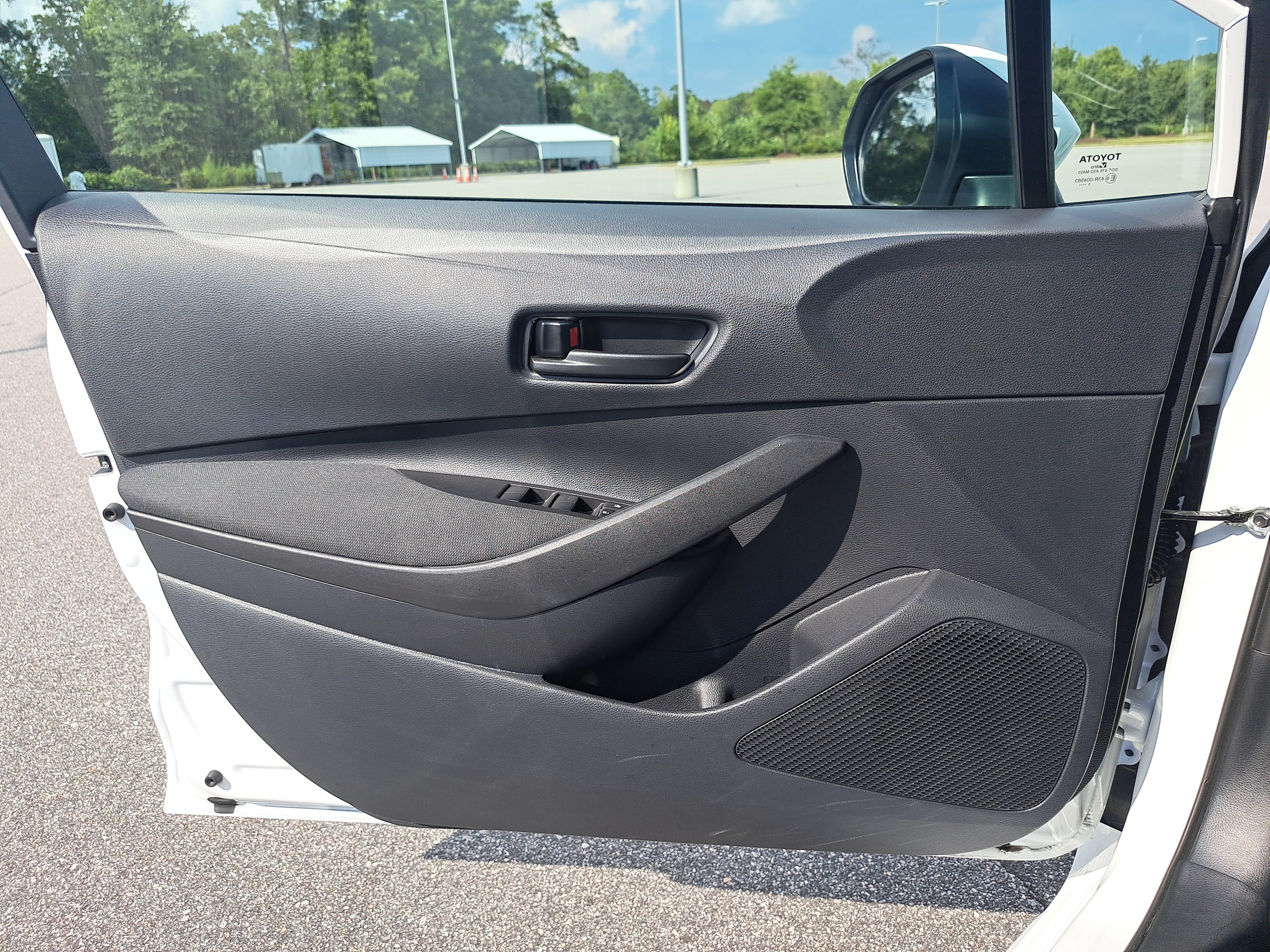 Used 2026 Toyota Corolla LE FWD image 27
