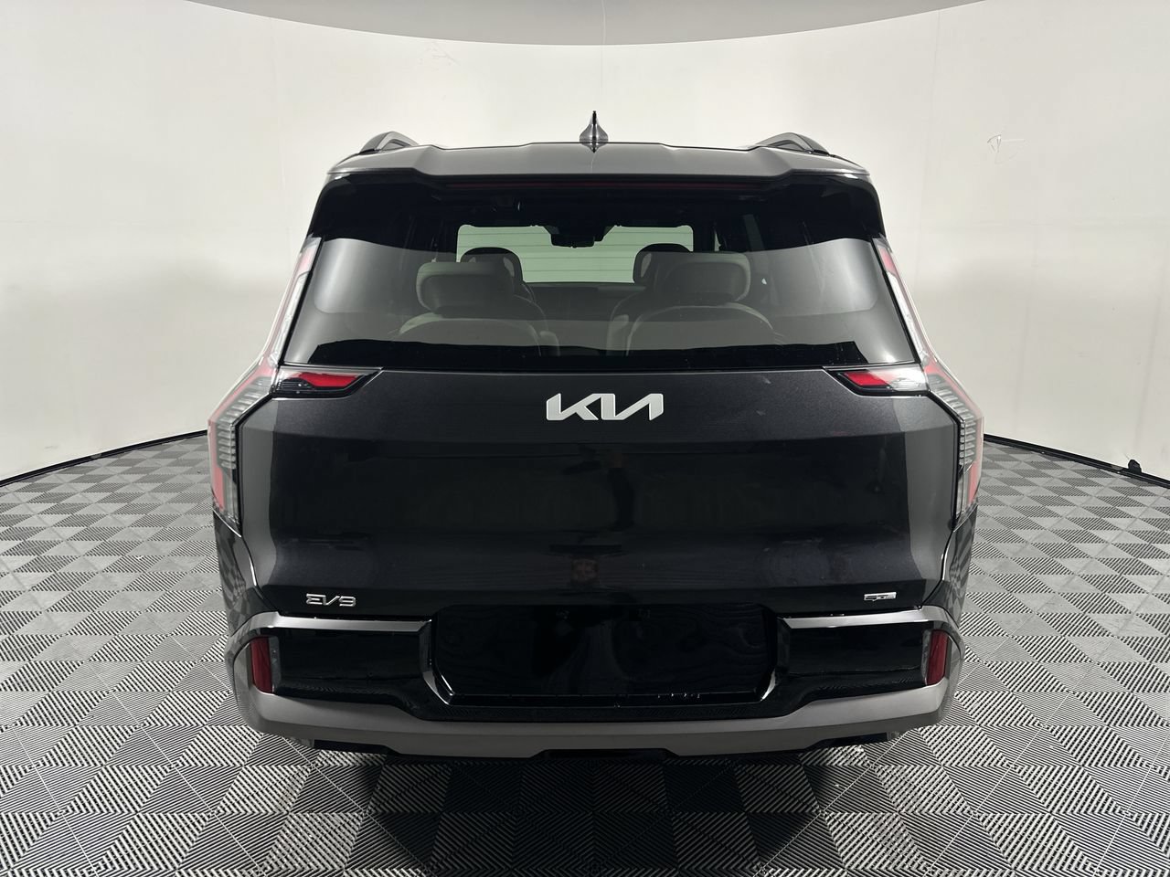 Certified 2024 Kia EV9 GT-Line AWD/4WD image 4