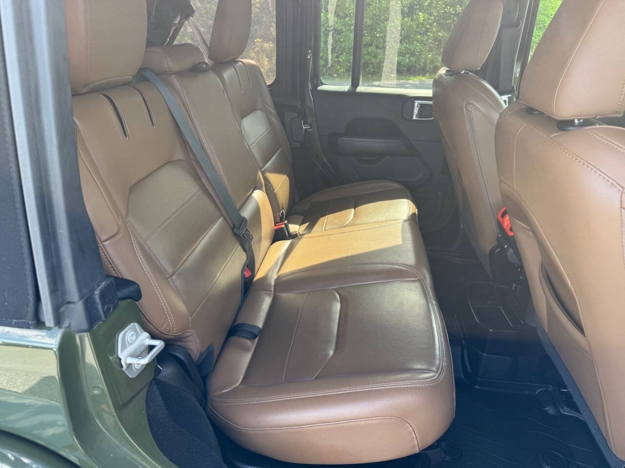 Used 2021 Jeep Wrangler Unlimited Sahara w/ Cold Weather Group AWD/4WD image 24