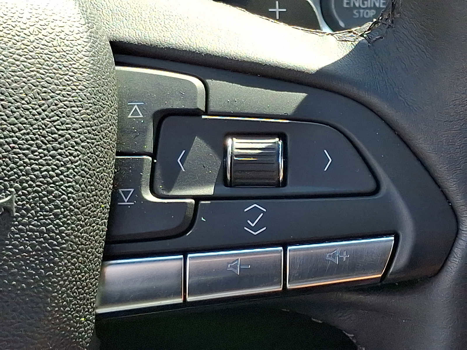 Used 2023 Cadillac XT4 Premium Luxury AWD/4WD image 24