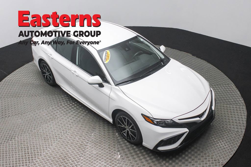 Used 2024 Toyota Camry SE FWD image 3