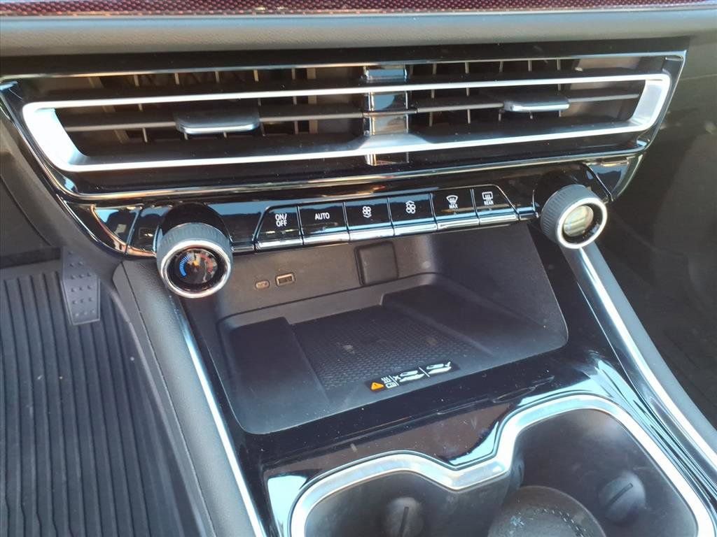 Certified 2024 Chevrolet Traverse RS w/ LPO, Floor Liner Package image 30