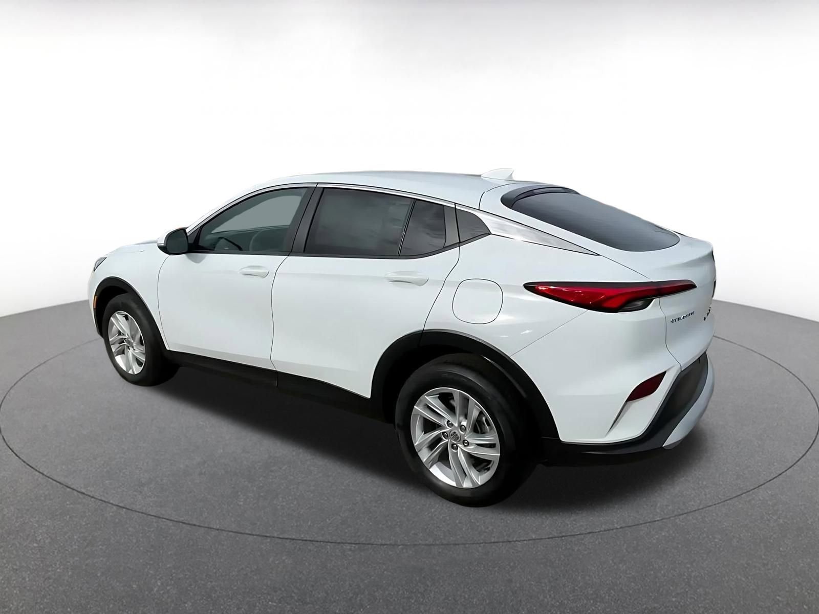 Used 2025 Buick Envista Preferred image 10