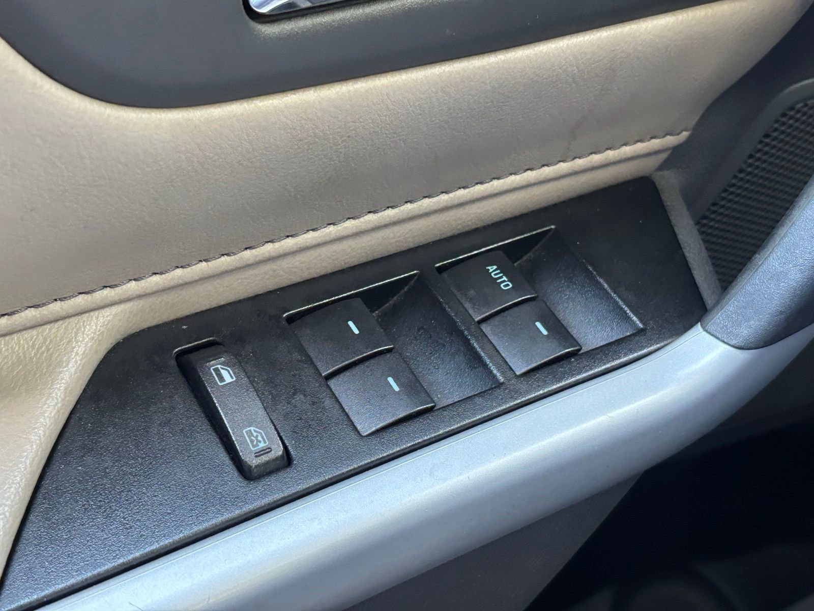 Used 2013 Ford Edge SEL FWD image 7