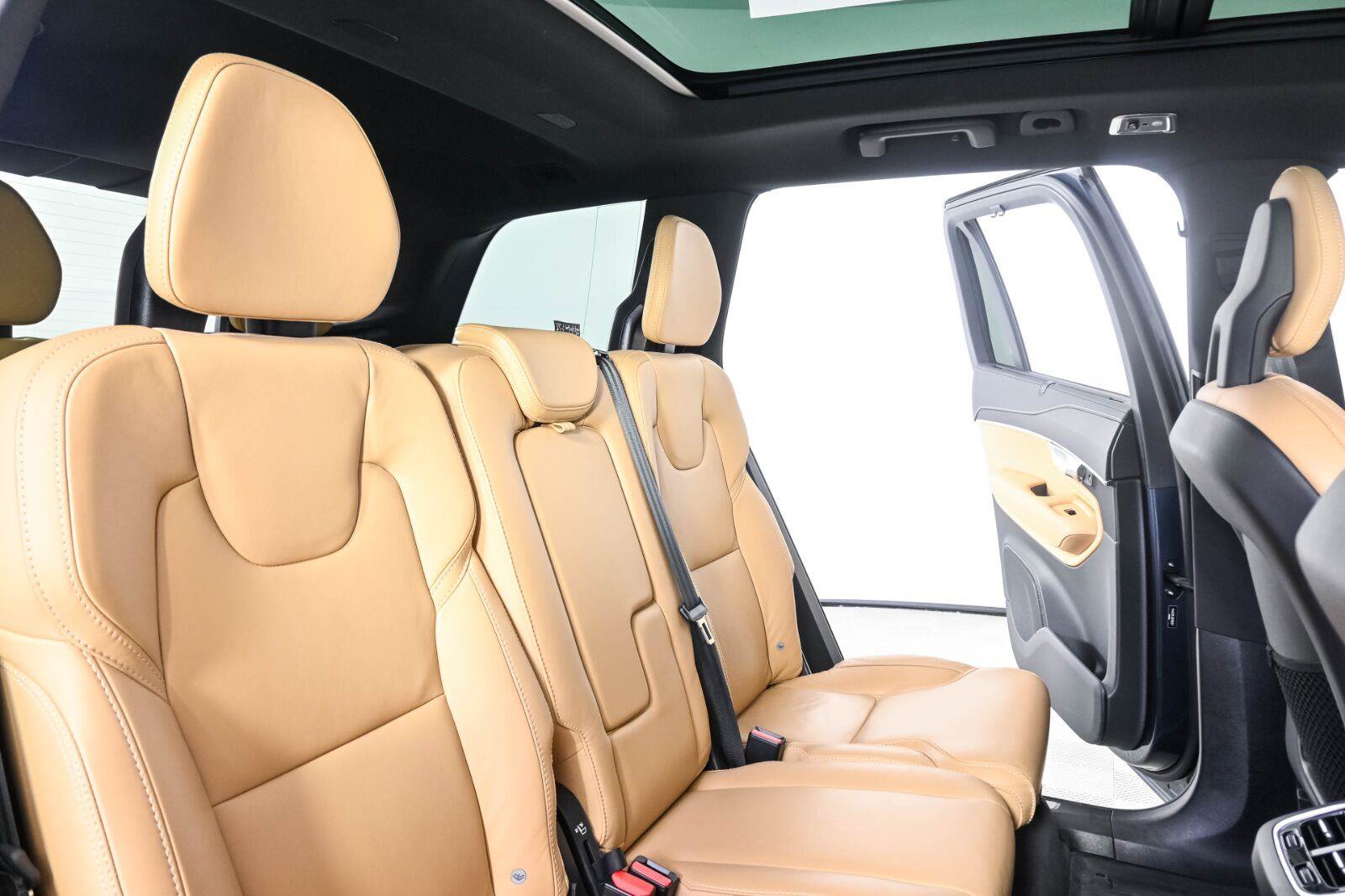 Certified 2022 Volvo XC90 T6 Inscription w/ Advanced Package AWD/4WD image 21
