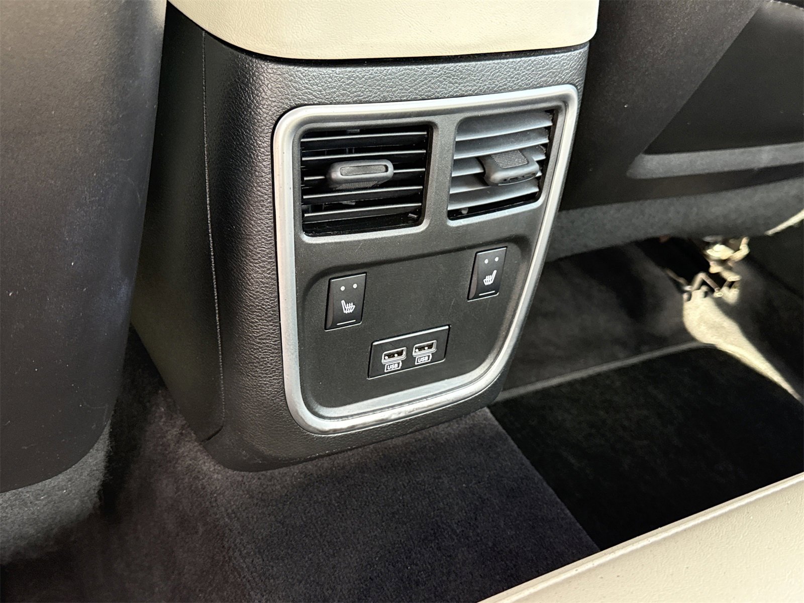 Used 2018 Chrysler 300 Limited w/ Safetytec Plus Group image 11