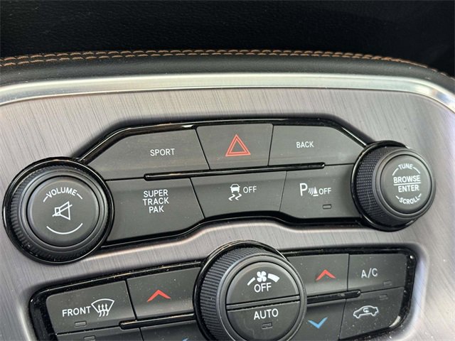 Used 2016 Dodge Challenger R/T Plus image 4