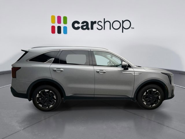 Used 2024 Kia Sorento S w/ Panoramic Sunroof Package image 6