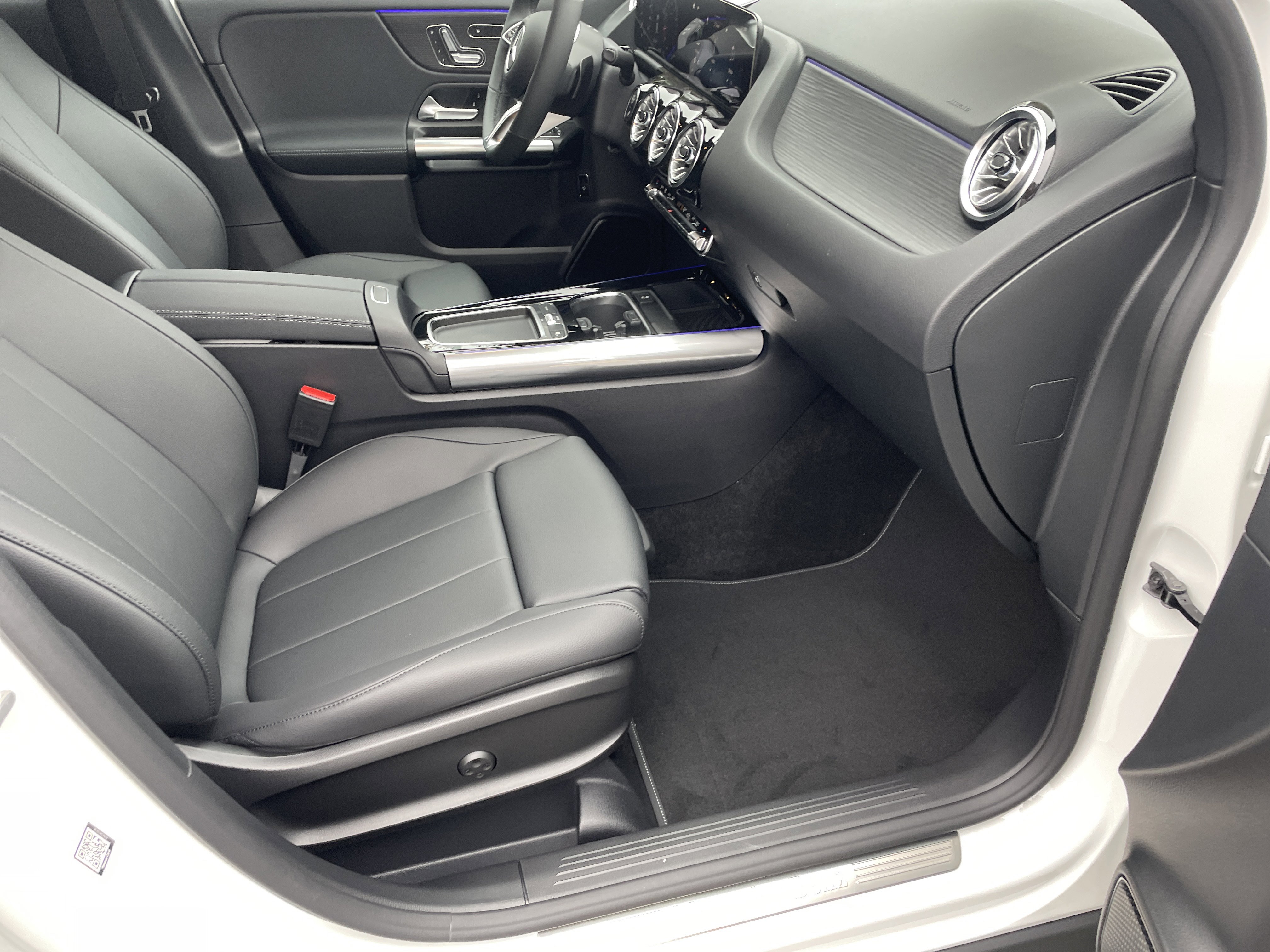 New 2026 Mercedes-Benz GLA 250 4MATIC image 43