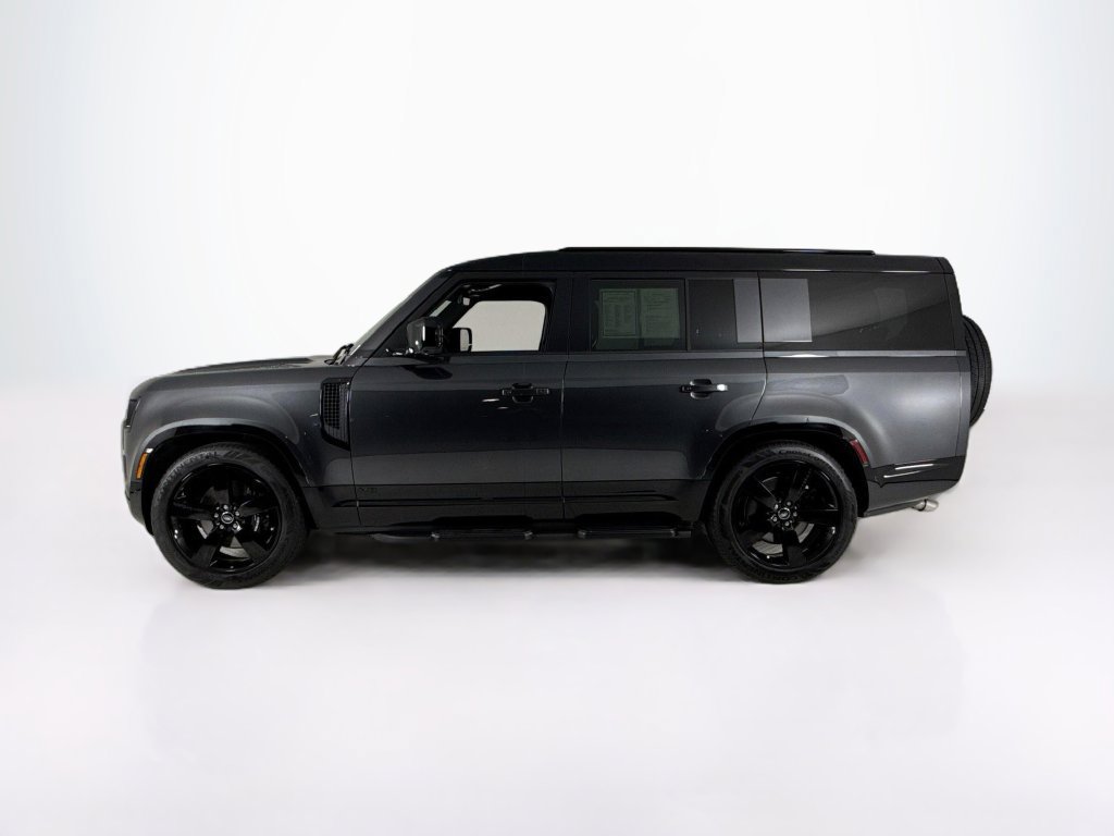 Used 2025 Land Rover Defender 130 V8 AWD/4WD image 2