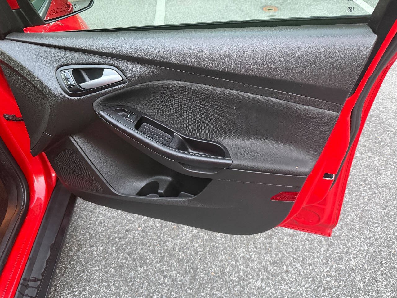 Used 2017 Ford Focus SE FWD image 13