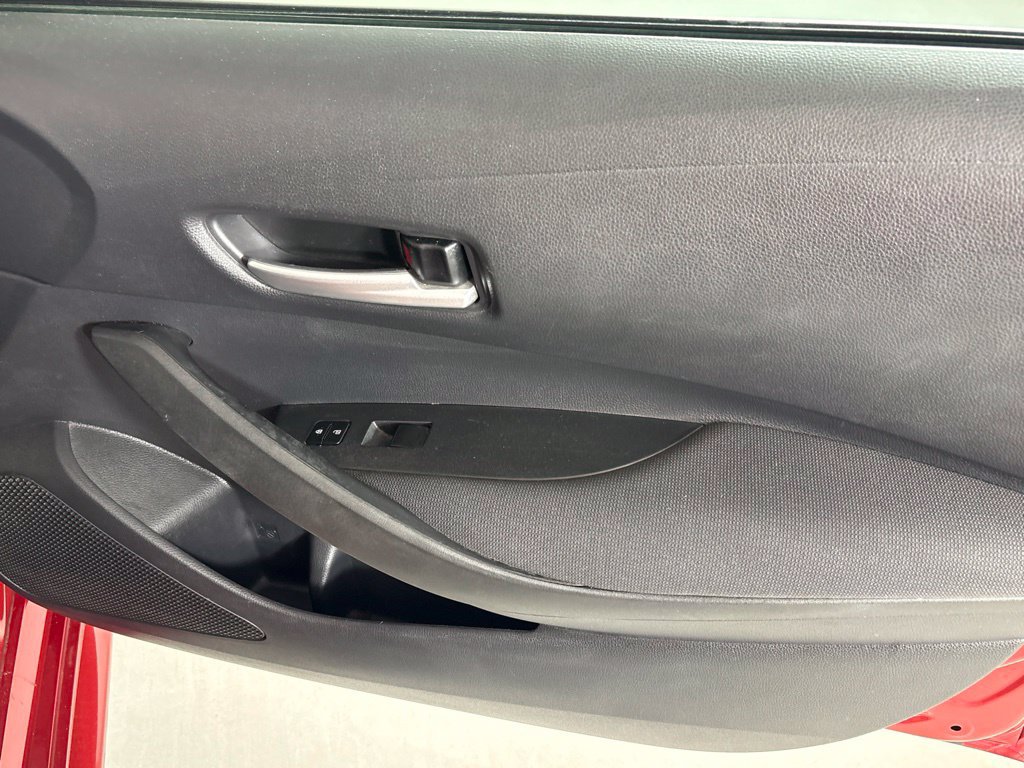 Used 2020 Toyota Corolla LE w/ Carpet Mat Package (TMS) FWD image 13
