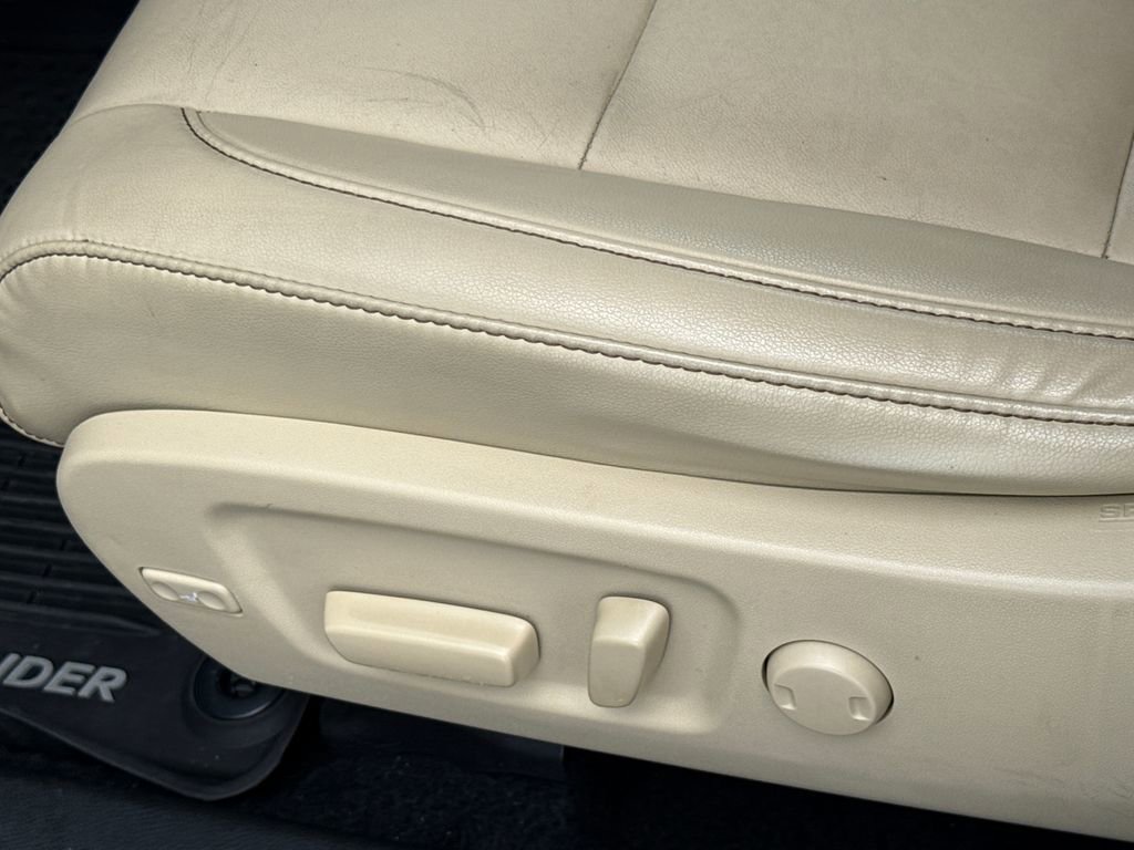 Used 2019 Toyota Highlander XLE image 26