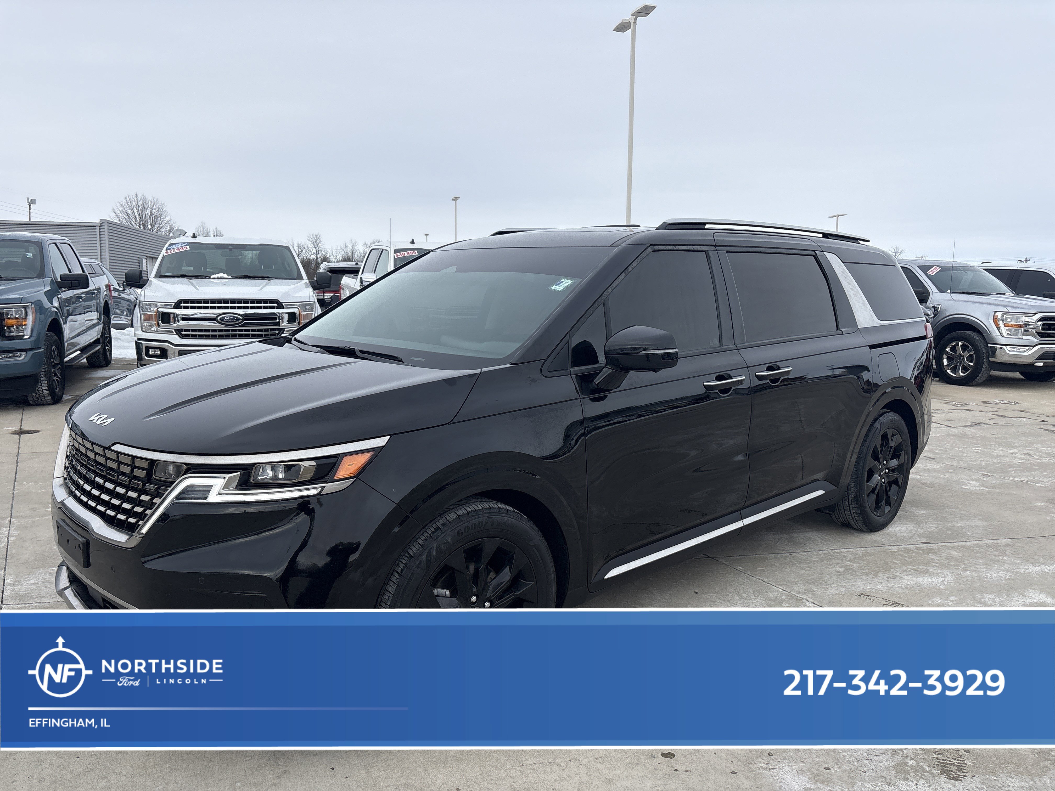 Used 2024 Kia Carnival SX Prestige image 1