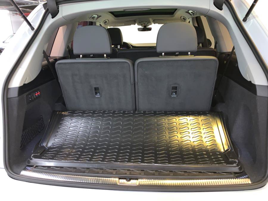 Used 2023 Audi Q7 3.0T Prestige AWD/4WD image 9