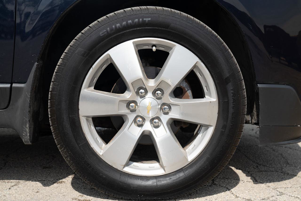 Used 2015 Chevrolet Traverse LTZ w/ LPO, 'HIT The Road' Package image 9