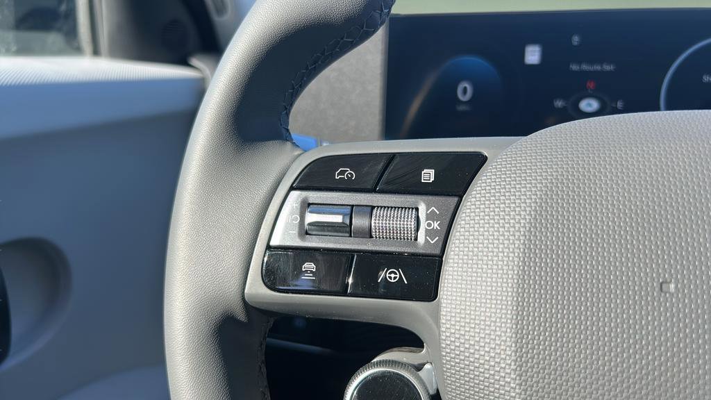 Certified 2025 Hyundai Ioniq 5 SE image 28