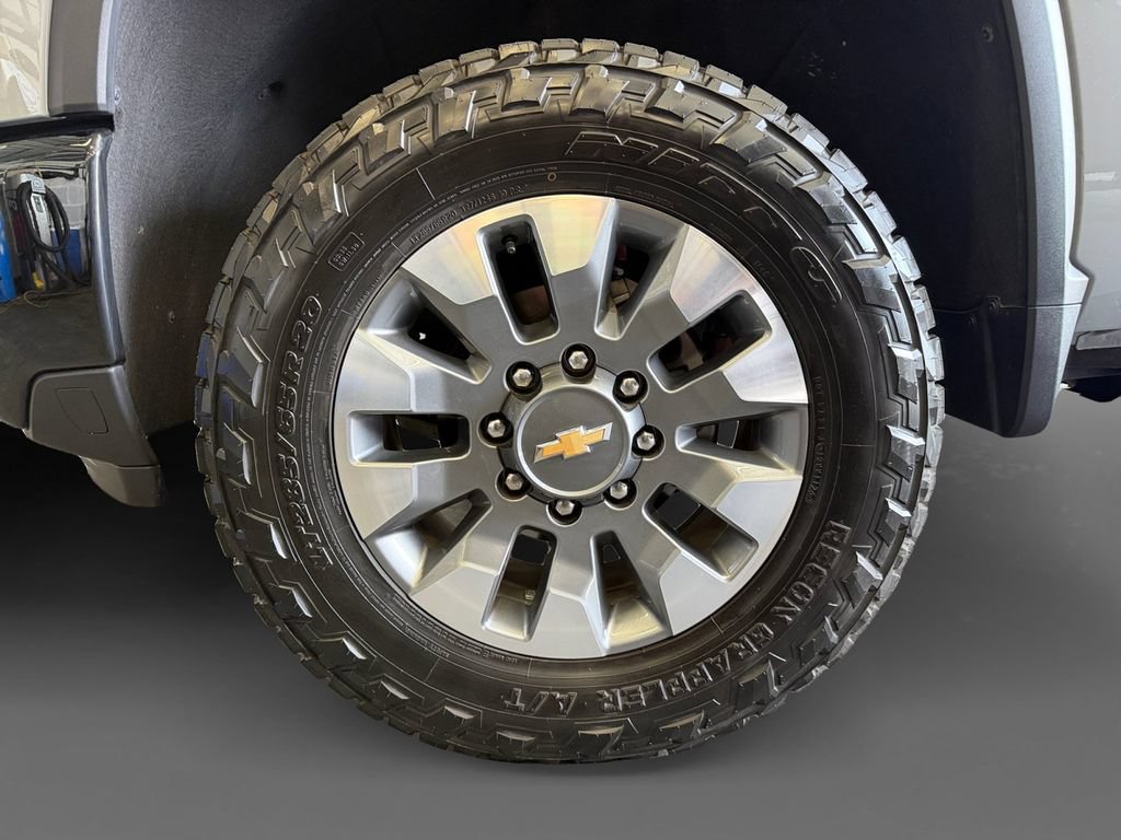 Used 2025 Chevrolet Silverado 2500 Custom w/ Custom Value Package AWD/4WD image 15