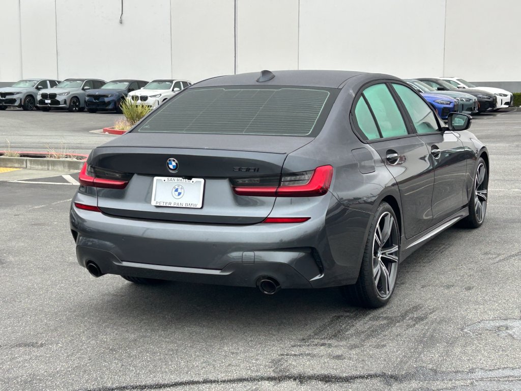 Used 2022 BMW 330i Sedan w/ M Sport Package RWD image 5