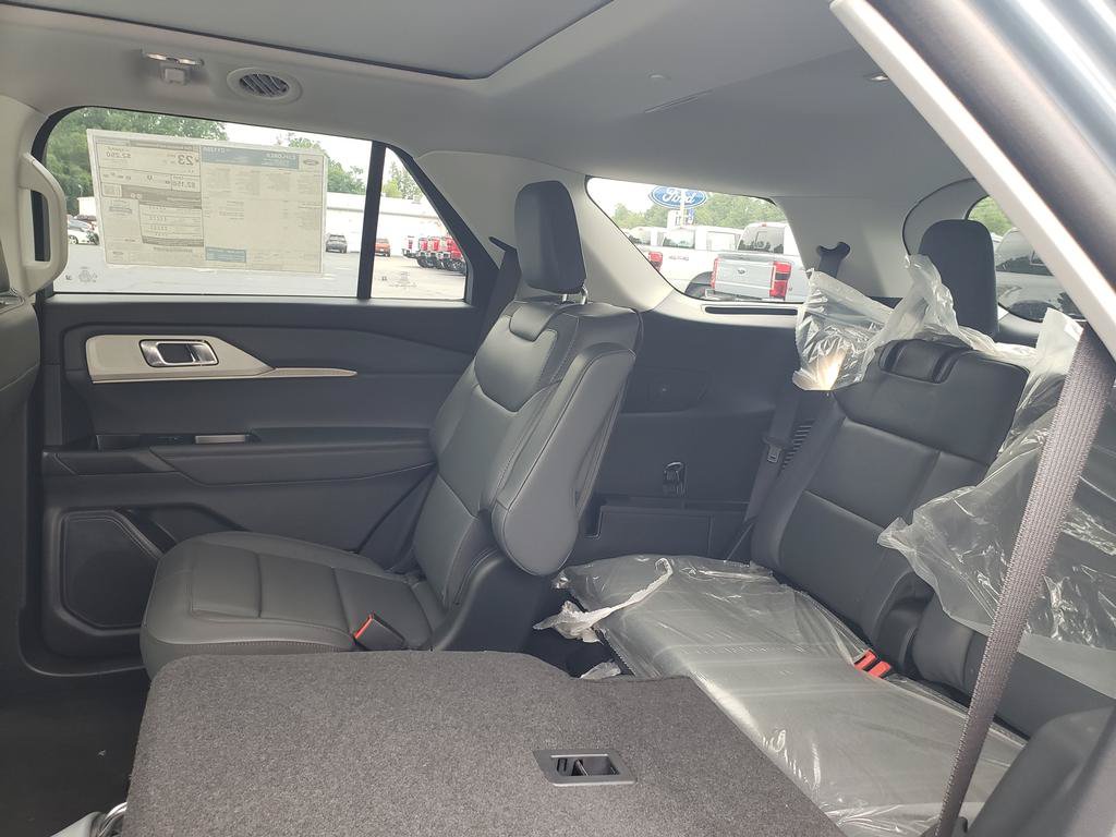 New 2026 Ford Explorer Active w/ Active Comfort Package AWD/4WD image 7