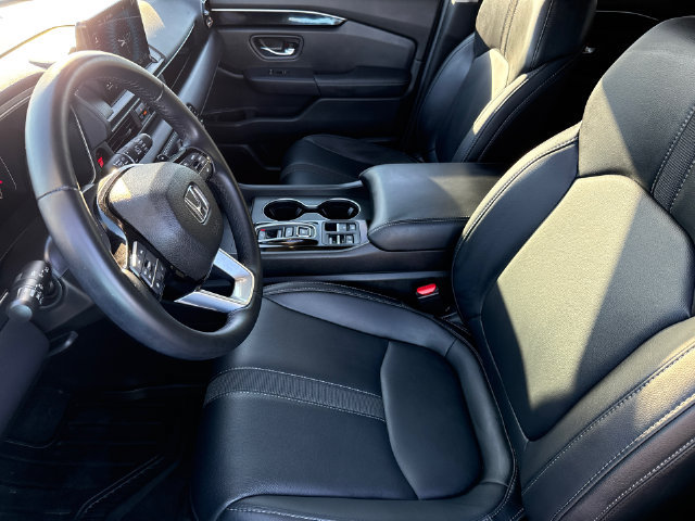 Used 2025 Honda Pilot EX-L image 19