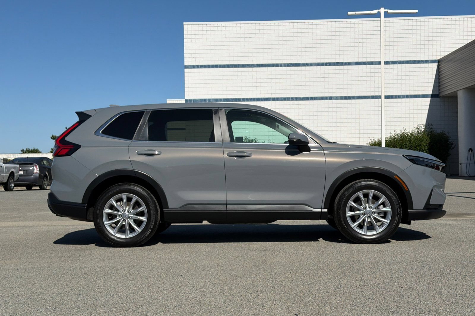 Used 2024 Honda CR-V EX-L image 3