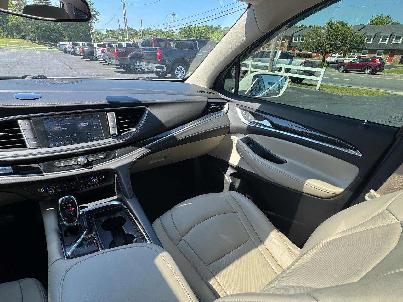 Used 2020 Buick Enclave Premium w/ Sun and Sites Package FWD image 24