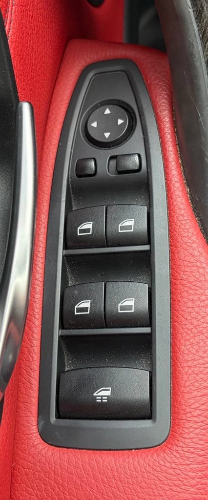 Used 2015 BMW 428i xDrive Convertible AWD/4WD image 17