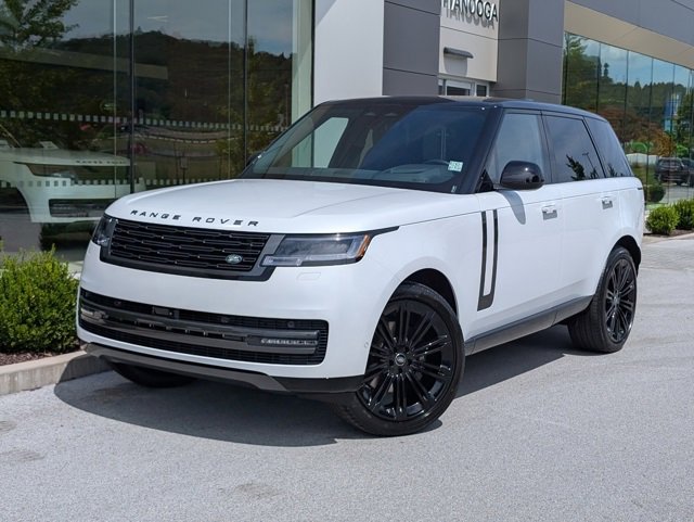 New 2025 Land Rover Range Rover SE