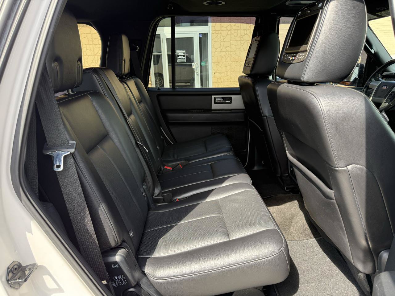 Used 2015 Ford Expedition Limited w/ Equipment Group 301A AWD/4WD image 19