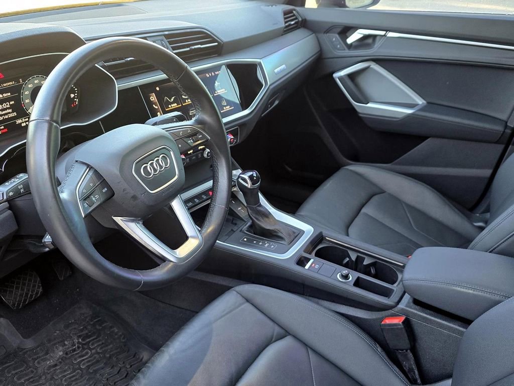 Used 2023 Audi Q3 2.0T Premium Plus w/ Premium Plus Package image 16