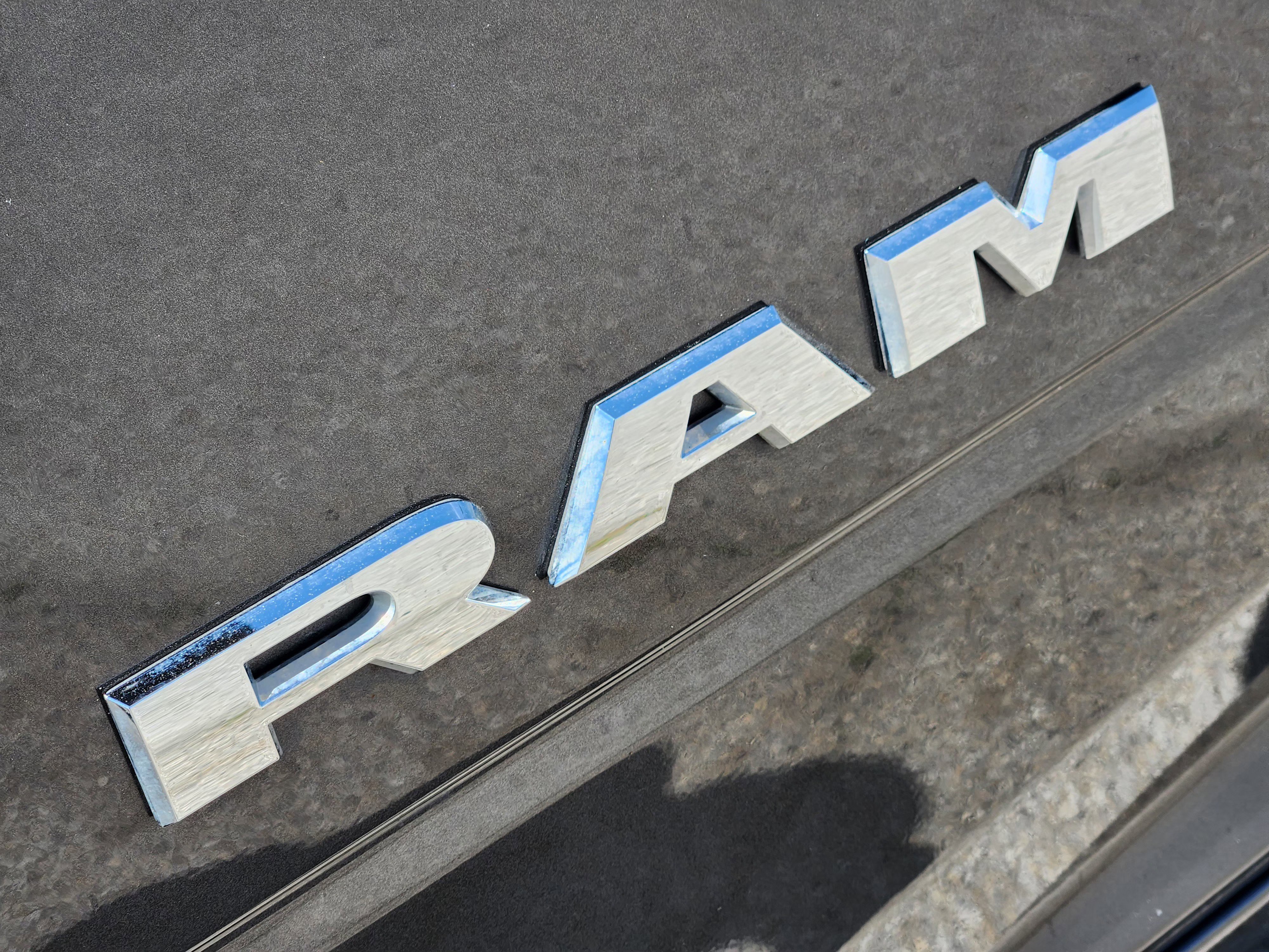 Used 2024 RAM 2500 Laramie AWD/4WD image 12