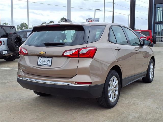 Used 2018 Chevrolet Equinox LS image 2