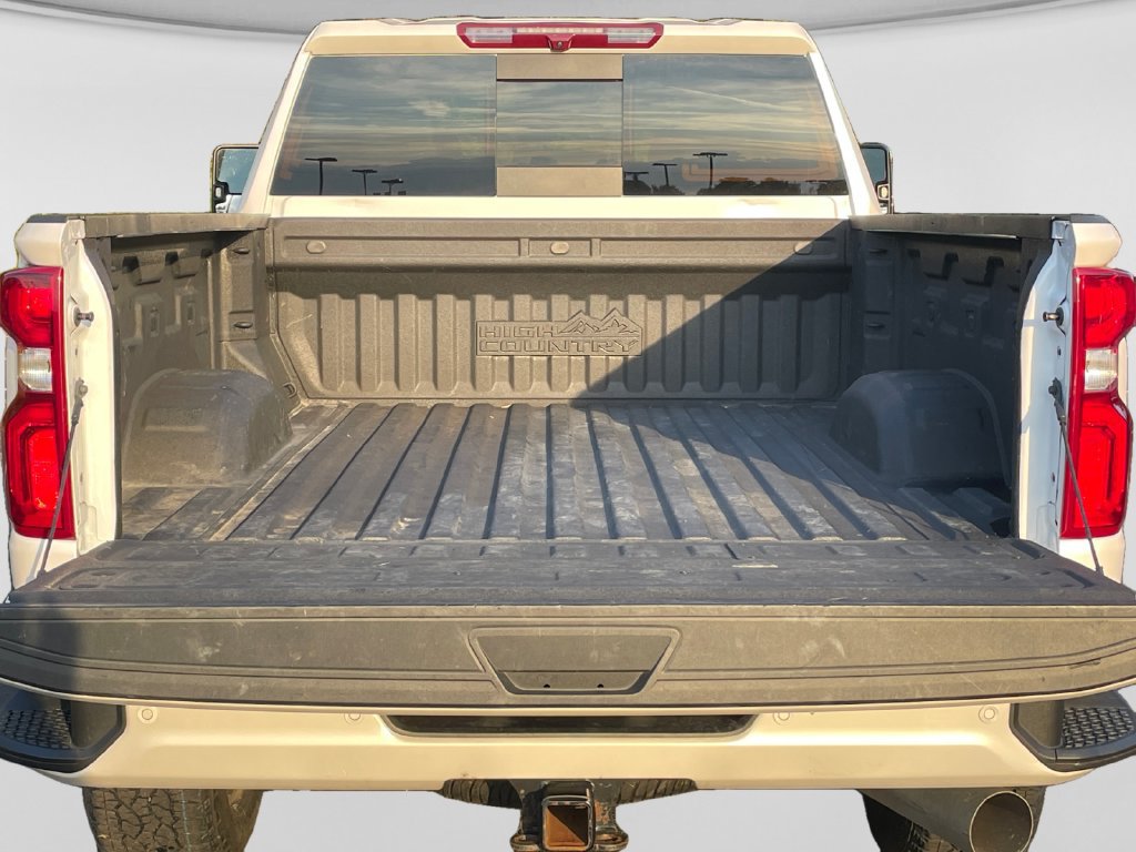Used 2023 Chevrolet Silverado 2500 High Country w/ Safety Package II AWD/4WD image 15