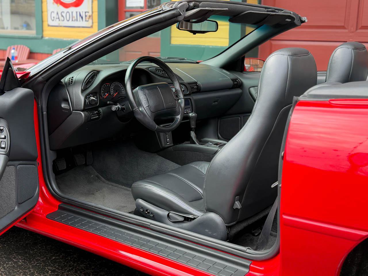 Used 1996 Chevrolet Camaro Z28 RWD image 17