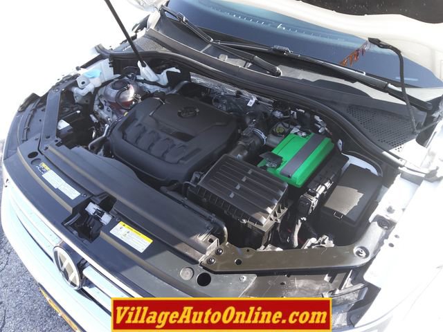 Used 2022 Volkswagen Tiguan SE AWD/4WD image 44